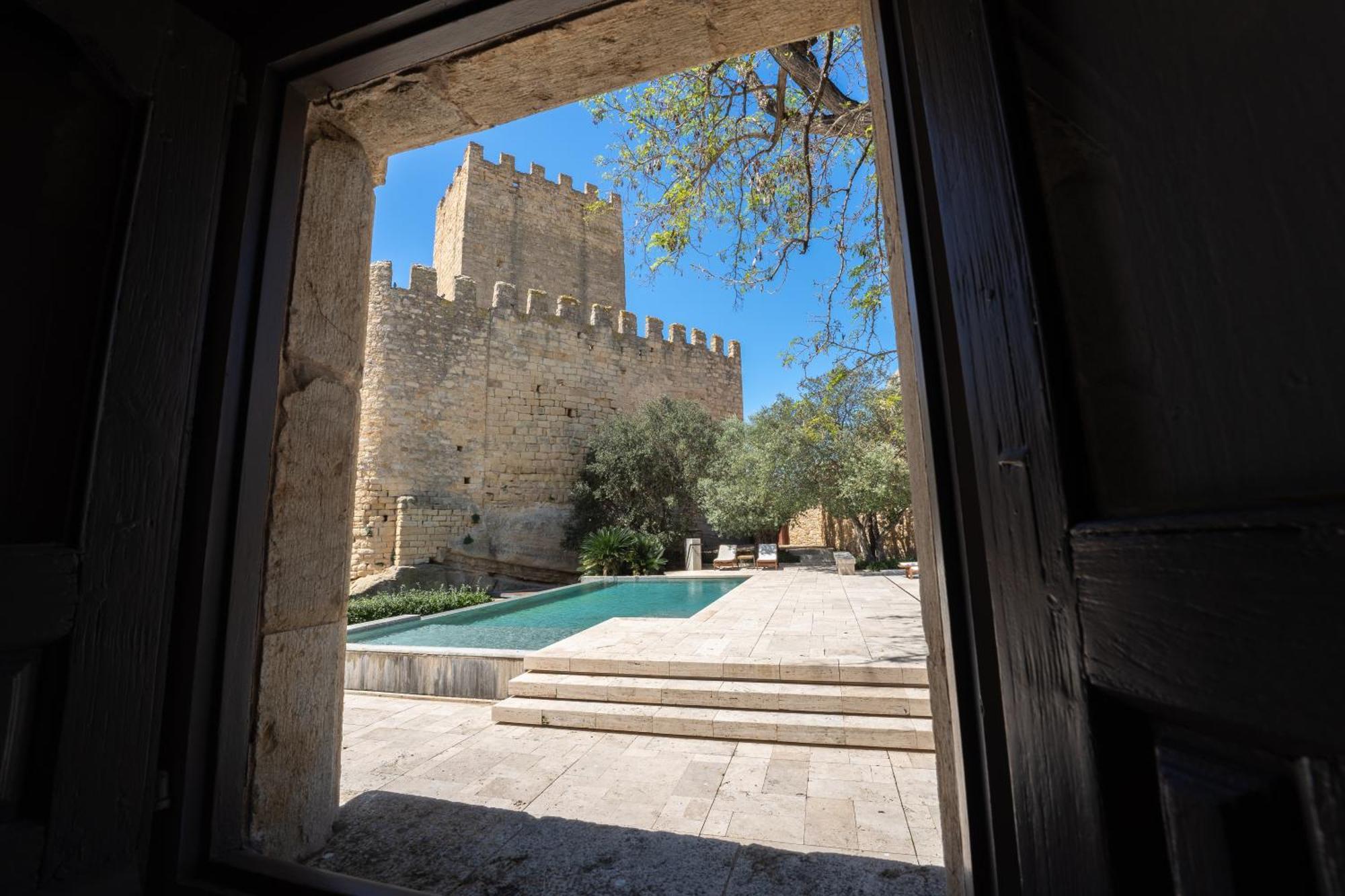 Deco - Casa Castell De เปราตายาดา ภายนอก รูปภาพ